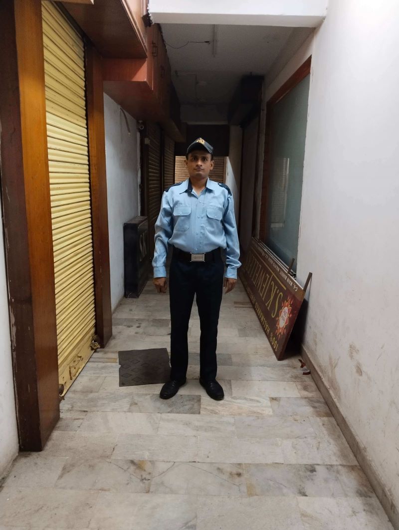 security guard in saket